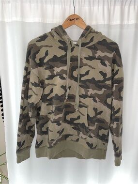 American Eagle camo hoodie women’s M medium Jegging fit camouflage sweatshirt AE